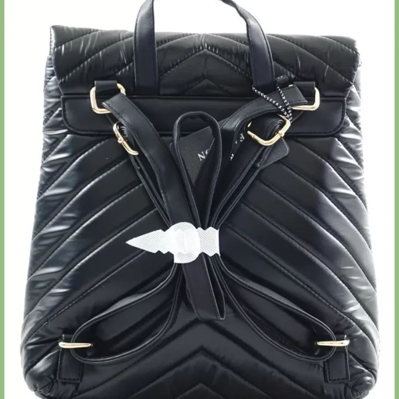 Női hátitáska csillaggal és V varrott mintával, vízhatlan, fekete taskaplaza-hu 3