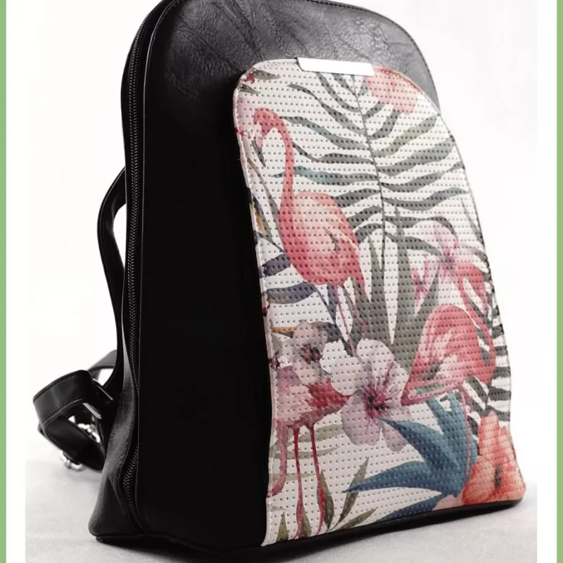 Női hátitáska elején virágmintával, fekete, műbőr taskaplaza-hu 3